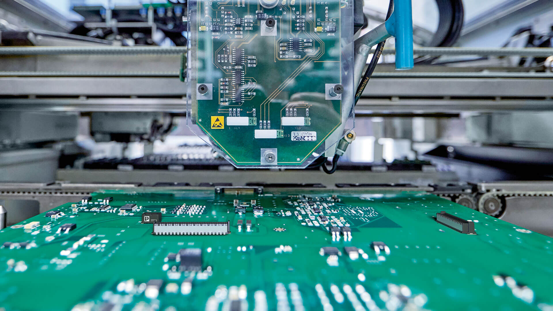 Conectori rezistenți pentru conexiuni industriale de cablaje imprimate